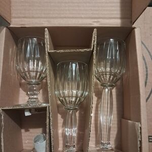 Home Interiors Clear Ribbed Wine Glass Set